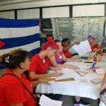 Votantes en Cuba aprueban a todos los candidatos de asamblea nacional