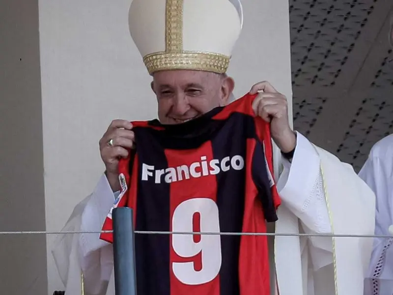 AFA homenajea al Papa Francisco: “jugó para el mundo”