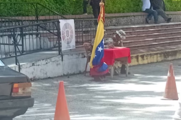 ignoran llamado militar Maduro