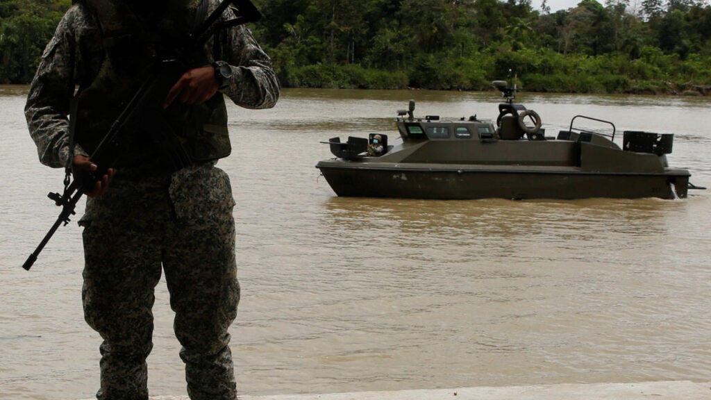 Armada Colombiana embarcación alcaldesa