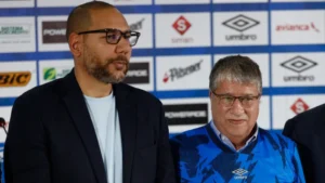 Yamil Bukele busca dirigir la Federación de Fútbol de El Salvador