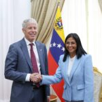 Chris Wright se reúne con Delcy Rodríguez en Caracas