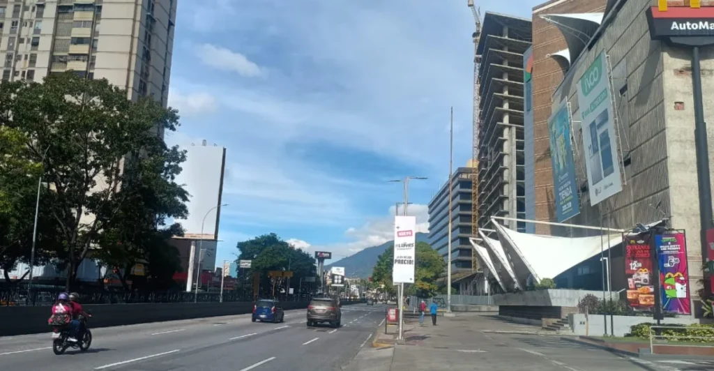 reducen tránsito en Caracas