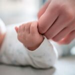 Bebés cambiadas al nacer: la verdad salió 40 años después y desató una causa judicial en 2026