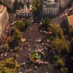 Sindicatos argentinos convocan a paro nacional ante ajustes inflacionarios.