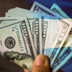 Argentina enfrenta un encarecimiento en dólares del 13%: Riesgos y efectos en la economía real