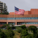 Estados Unidos renueva su delegación diplomática en Venezuela tras cien días.