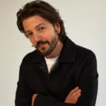 Diego Luna triunfa en Cannes con «Ceniza en la boca», un crudo relato sobre el duelo migrante