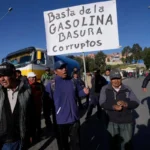 Transportistas en Bolivia inician paro nacional; exigen a Luis Arce mejor combustible