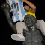 Guerra de supersticiones en el Mundial 2026: Hinchas brasileños intentan transferir la “maldición de la estatua de Rocky” a la Argentina