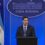 Gobierno de Javier Milei anuncia que Argentina cobrará atención médica a extranjeros