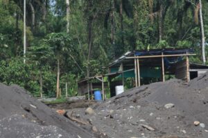 Campamento minero ilegal Ecuador