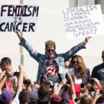 El gobierno estadounidense expulsa al activista Milo Yiannopoulos por irregularidades migratorias