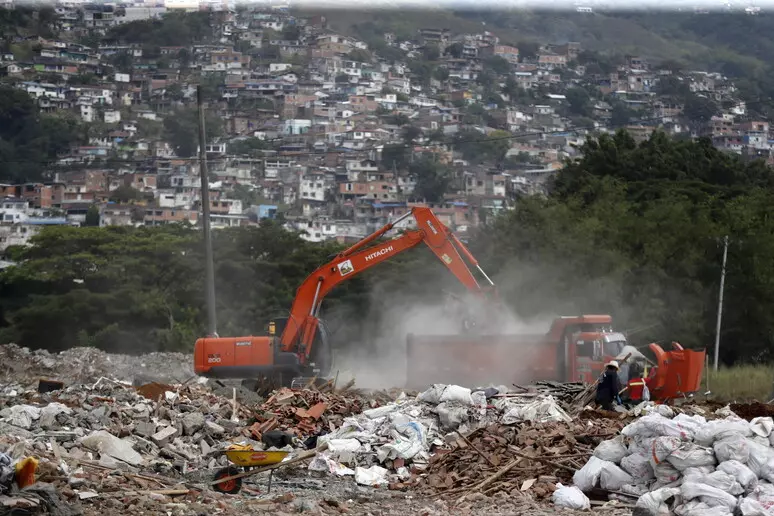 reconstrucción tras el terremoto