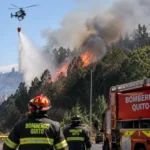 Bomberos controlan incendio forestal en Quito