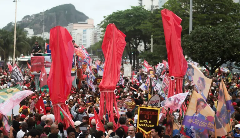 manifestantes Brasil reelección Lula