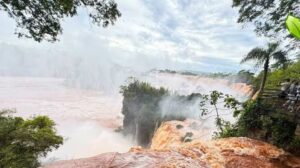 Iguazú restringe acceso cataratas